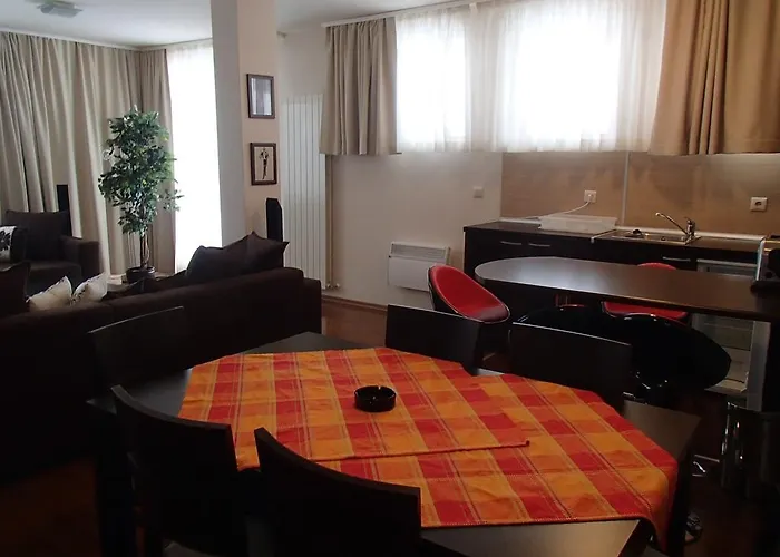 Ξενοδοχείο Royal Towers 2*