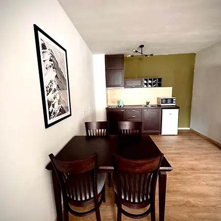 ロイヤル タワーズ ホテル 2*