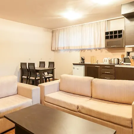 ロイヤル タワーズ