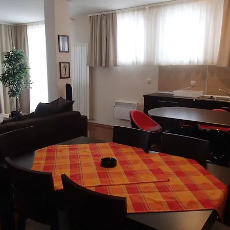 ホテル ロイヤル タワーズ 2*