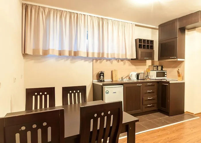 Отель Royal Towers 2*